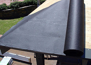 Укладка Пергамина на скатную крышу